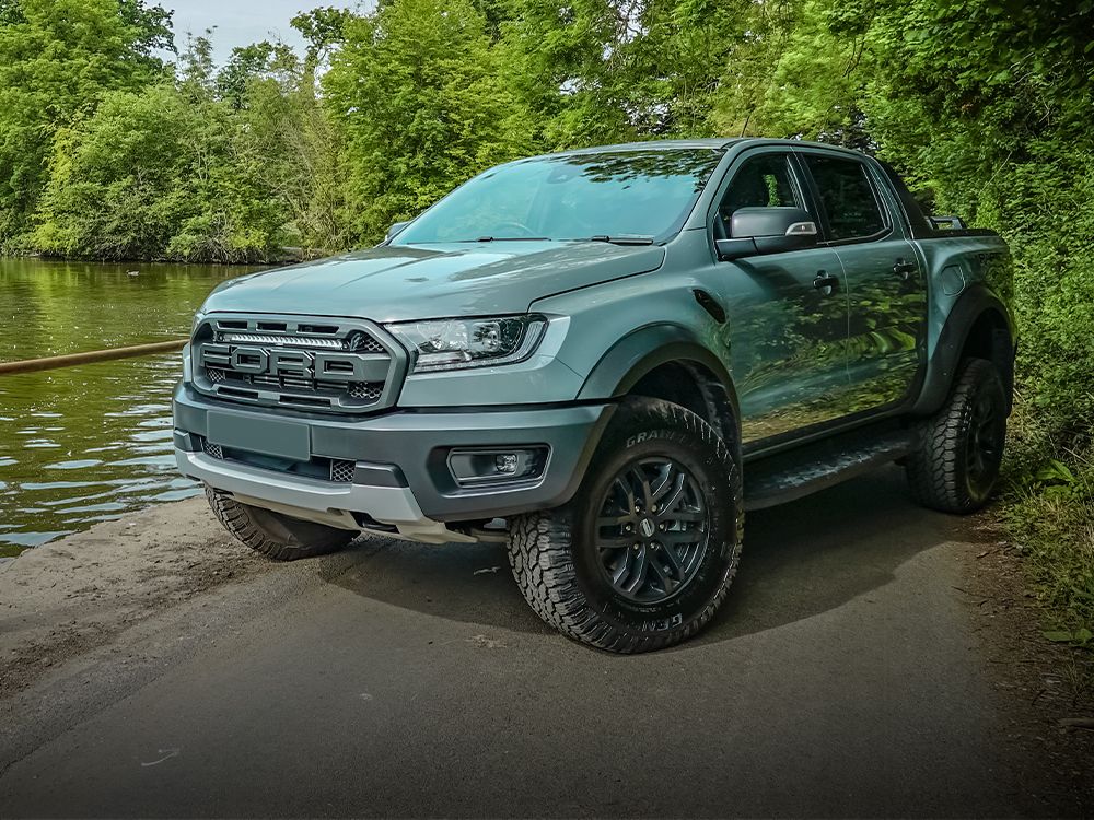 Ford Ranger Raptor (2018-2022) system montażu w fabrycznym grillu