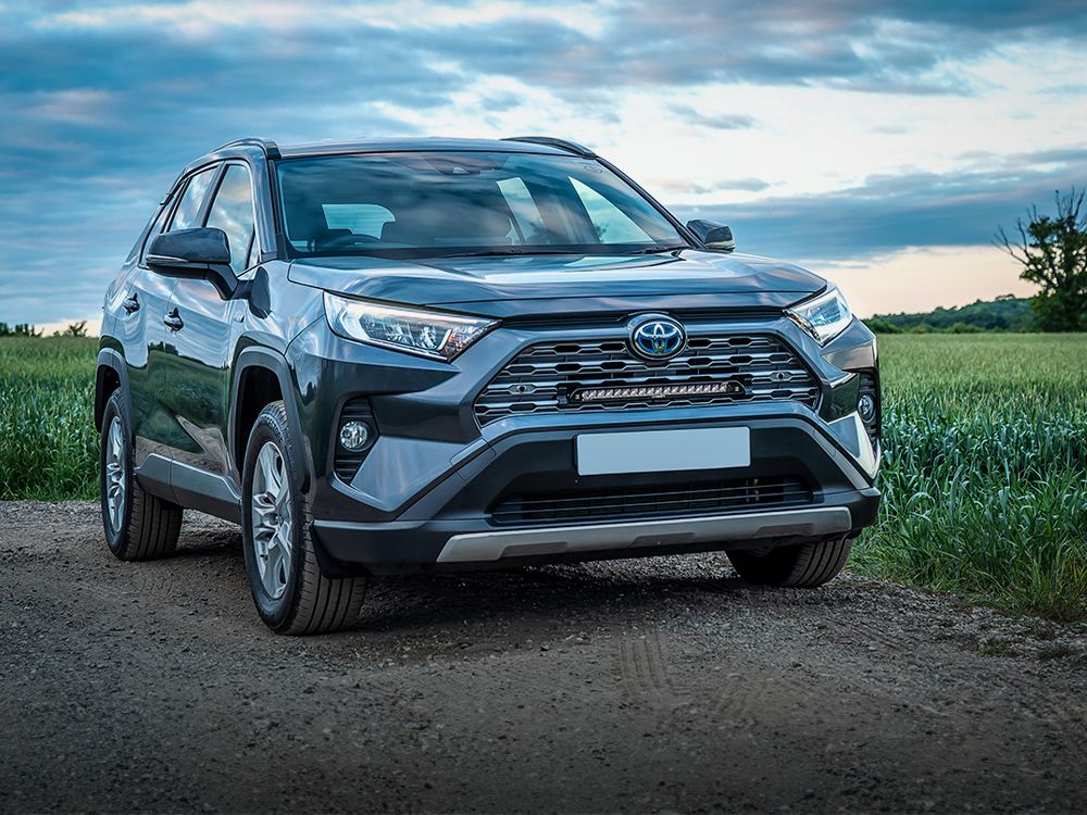 Toyota RAV4 Hybrid (2019+) system montażu w fabrycznym grillu